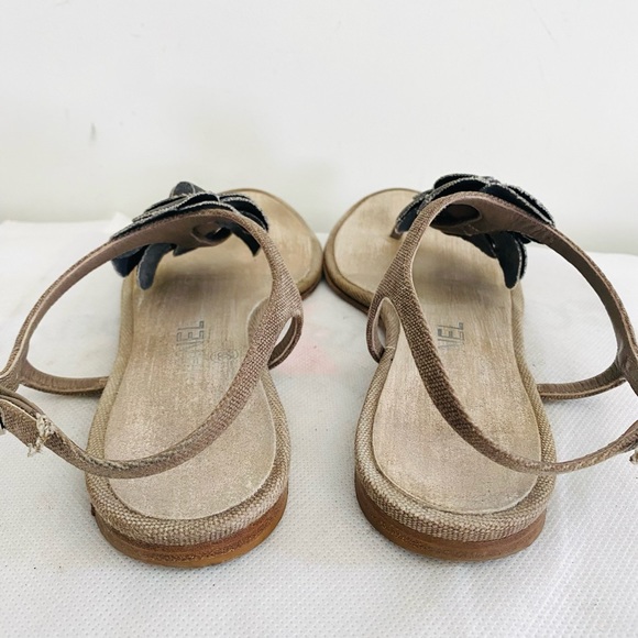 Authentic Chanel sandals with camellia - Picture 3 of 8